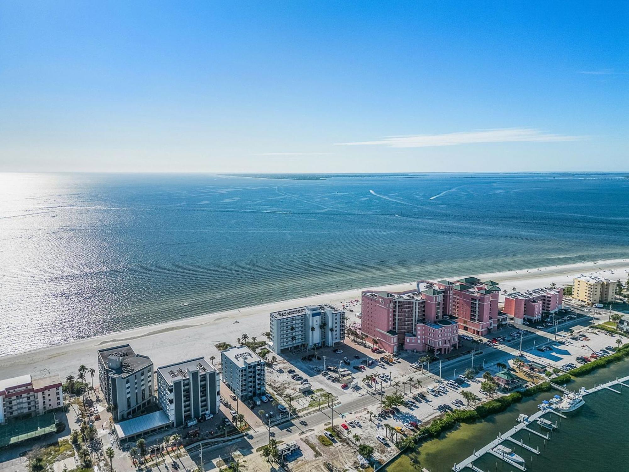 Beach Villas # 305 - Recently Refereshed! Condo Fort Myers Beach Exterior foto